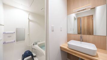 Azami Ann 302 | Bathroom