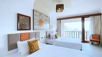 ميني بار ومكتب ومساحة عمل للكمبيوتر المحمول وواي فاي مجانًا