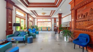 Coin salon dans le hall
