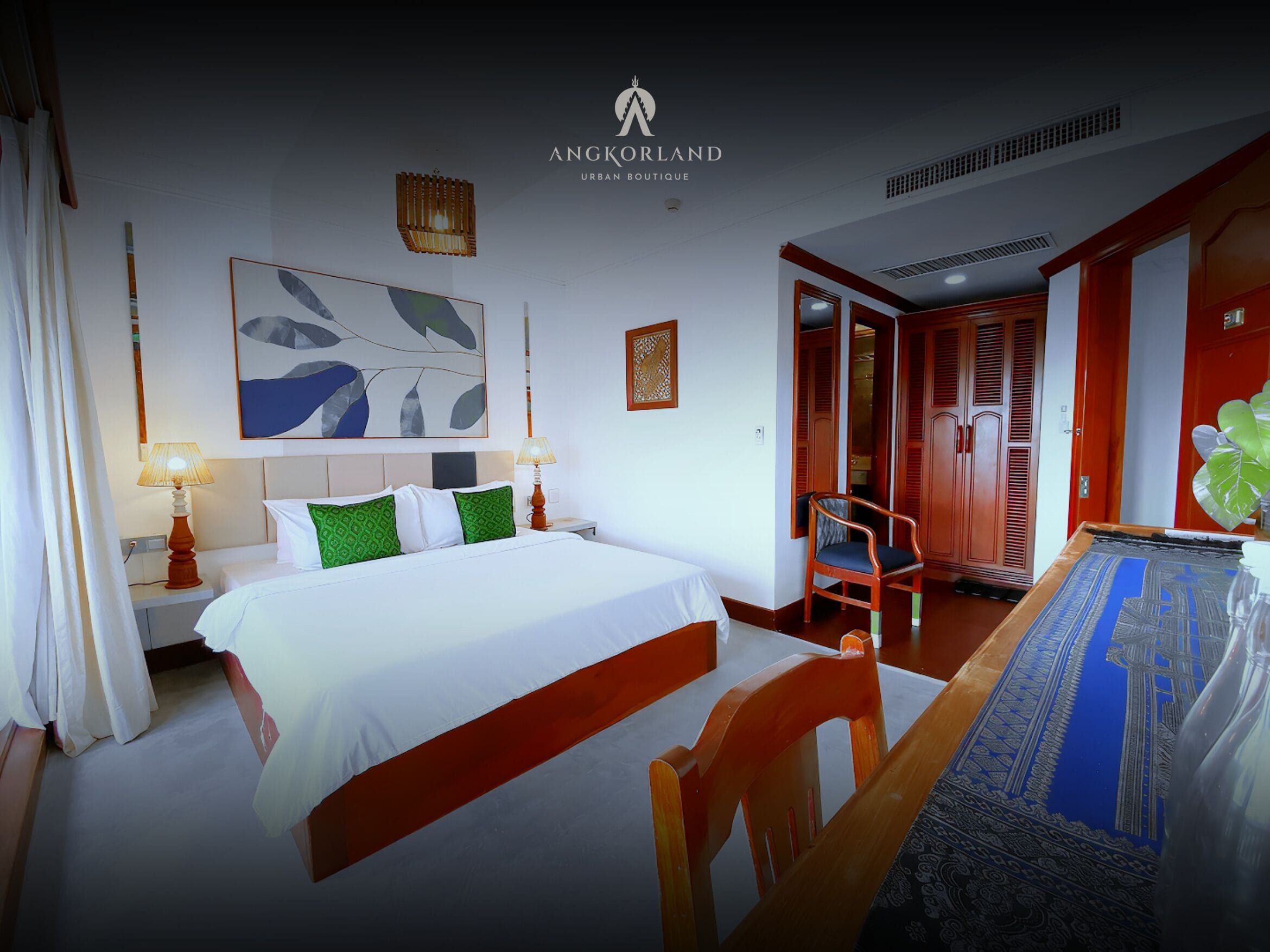 Minibar, desk, laptop workspace, WiFi (free)