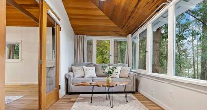 BayView Retreat w/ Waterfall and Beach Access