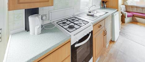 Fridge, oven, stovetop, toaster