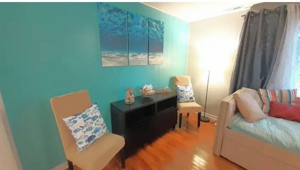 Cozy Home, Quiet, Safe, Wi-fi, Pet Friendly - Kansas City