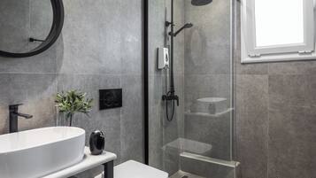 Standard Apartment | Bathroom