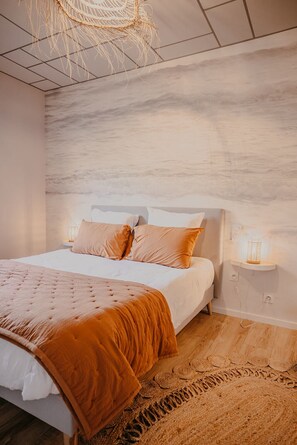 3 bedrooms, iron/ironing board, travel crib, free WiFi