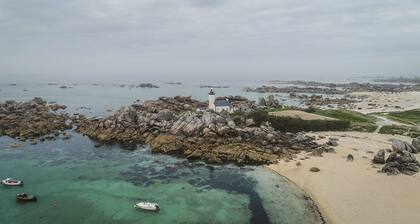 La Villa de Pen ar Menez - 6 pers house with private spa - near beaches