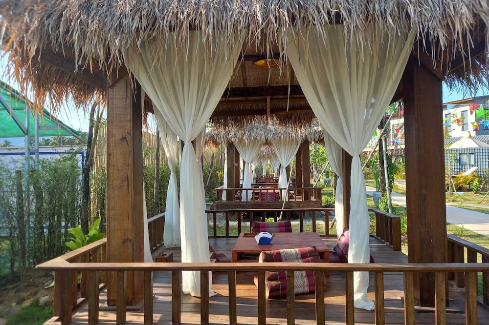Kampot Tropical Village