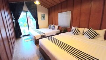 Family Bungalow | 1 bedroom, iron/ironing board, free WiFi