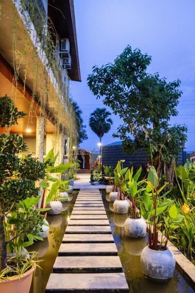 Kampot Tropical Village