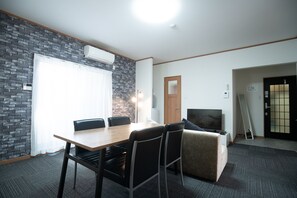 Living area - Kuromon Residence (Osaka)