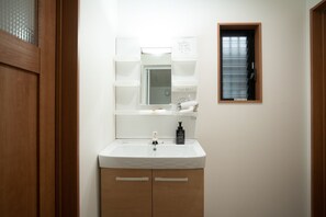 公寓, 2 間臥室, 非吸煙房, 廚房 | 浴室 | 免費盥洗用品、吹風機、拖鞋、坐浴桶