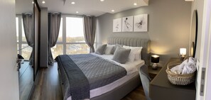 2 bedrooms, desk, iron/ironing board, free WiFi