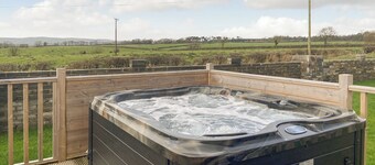 2 bedroom accommodation in Kilwinning