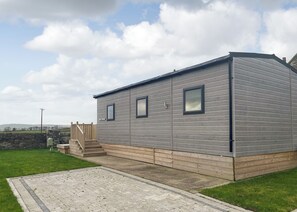 Exterior, Outside - 1 bedroom accommodation in Kilwinning (Kilwinning)