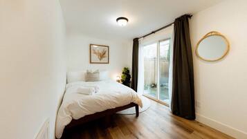 3 bedrooms, desk, iron/ironing board, WiFi