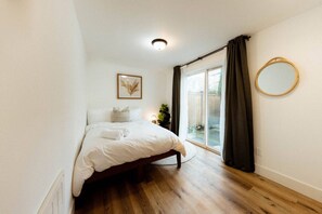 3 bedrooms, desk, iron/ironing board, WiFi