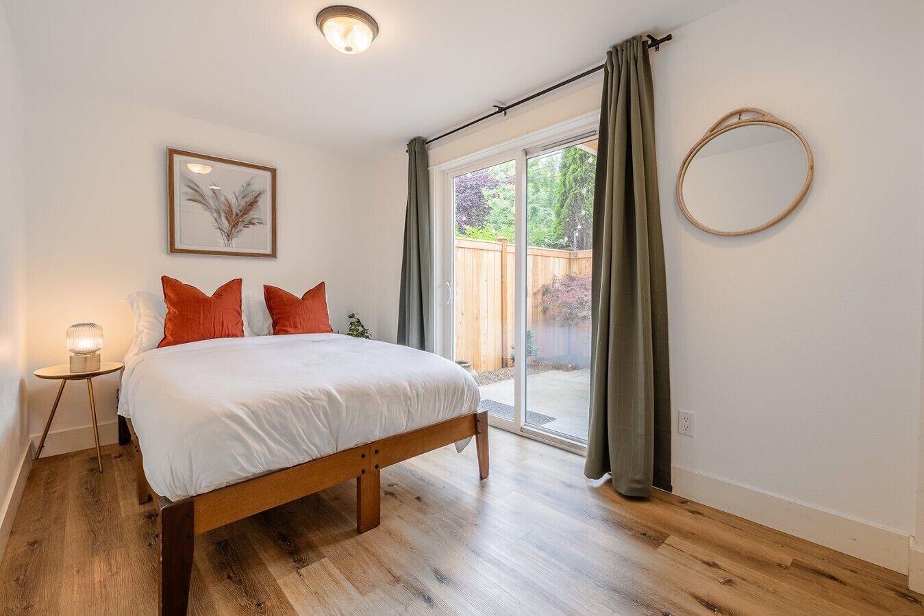 3 bedrooms, desk, iron/ironing board, WiFi