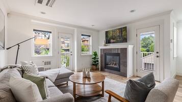 TV, fireplace