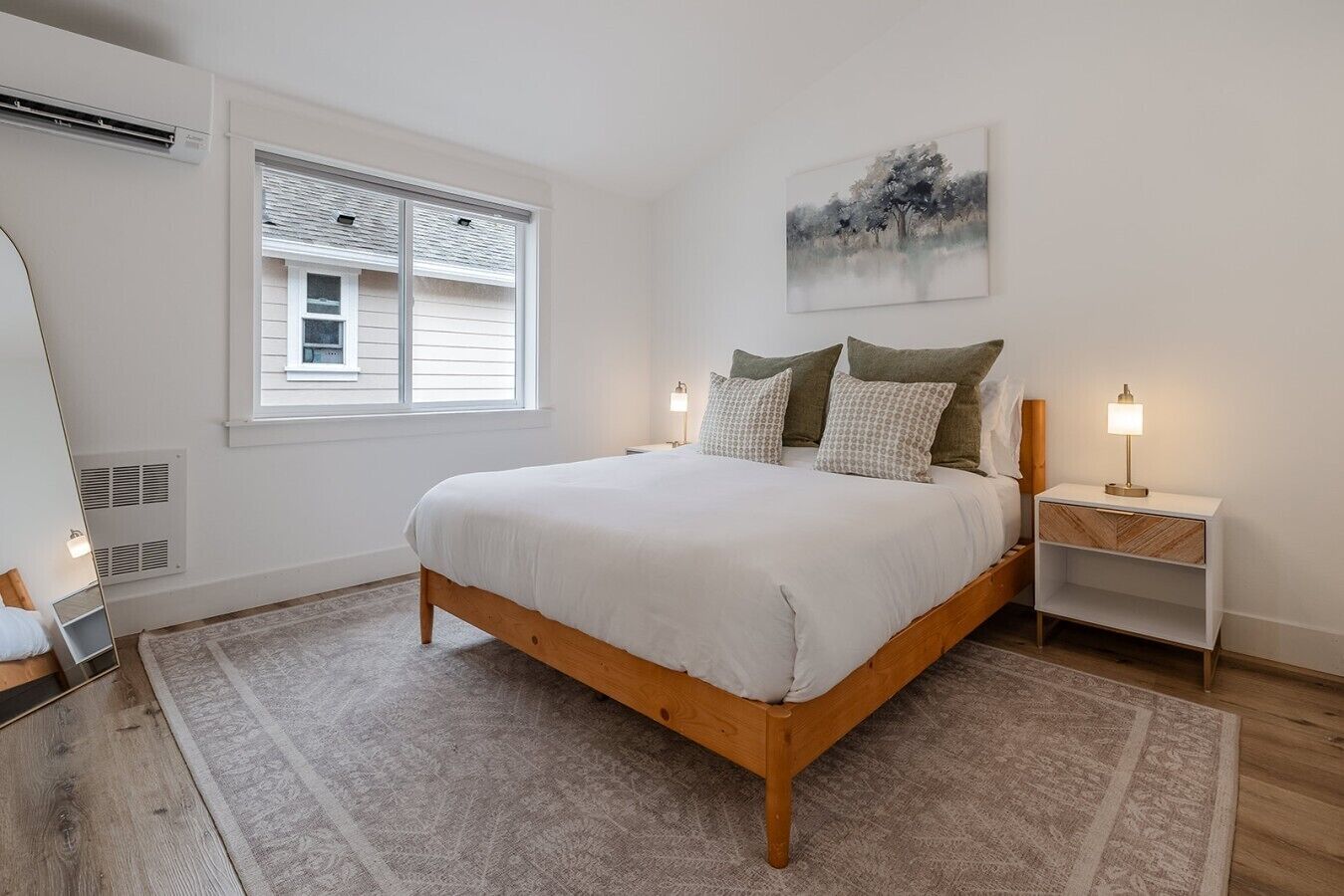 3 bedrooms, desk, iron/ironing board, WiFi