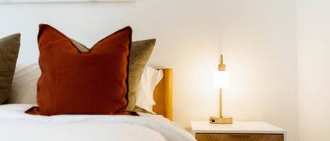 3 bedrooms, desk, iron/ironing board, WiFi