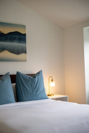 3 Schlafzimmer, Schreibtisch, Bügeleisen/Bügelbrett, WLAN
