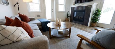 Télévision, cheminée