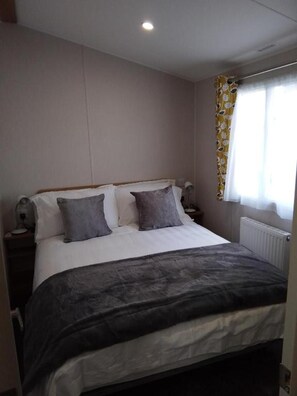 Cabin, Multiple Beds | 3 bedrooms, free WiFi, bed sheets