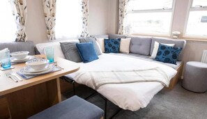 Cabin, Multiple Beds | 3 bedrooms, free WiFi, bed sheets