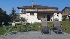 Outdoor dining - Maison de l'olivier - Rural Comfort & Relaxation (Champniers-et-Reilhac)