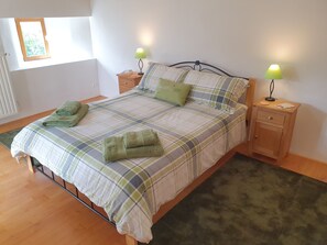 3 bedrooms, iron/ironing board, travel cot, WiFi - Maison de l'olivier - Rural Comfort & Relaxation (Champniers-et-Reilhac)