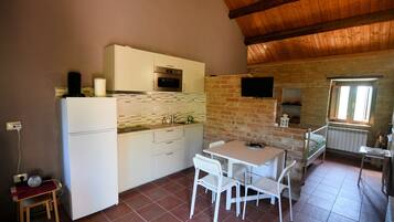 Apartemen | Dapur pribadi | Lemari es, microwave, oven, dan kompor