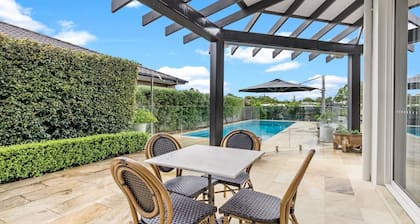 BELLEVIEW HUNTER - THE VINTAGE HOLIDAY HOUSES