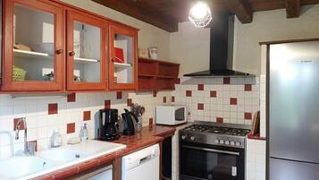 Réfrigérateur, micro-ondes, lave-vaisselle