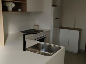 Refrigerador, microondas, horno y lavavajillas 