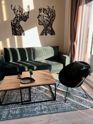 TV - Casa Kashubia Industrial - Brand new luxury vacation home by the lake - near the Baltic Sea (Brzeźno Szlacheckie)