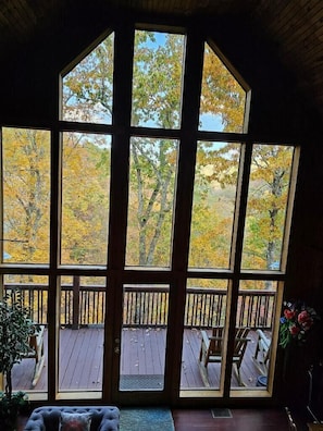 Interior - Close to town with private Mountain Setting 3 Bedroom 3 Bathrooom Pet Friendly  Hot tub (Sevierville)