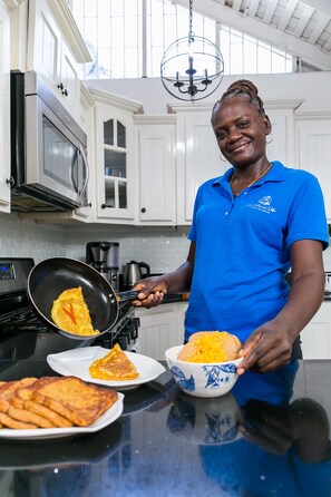 Fridge, microwave, oven, stovetop - Steps To Beach - Spacious Clean Cottage w/ Cook (Duncan Bay)