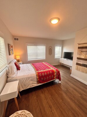 4 bedrooms, WiFi, bed sheets