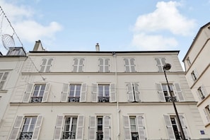 Exterior - Rue Lepic - quintessential winding cobblestone street- Take a step into the past (Paris)