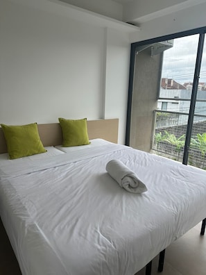 Suite Deluxe, 1 cama matrimonial | Espacio para trabajar con laptop, wifi gratis y ropa de cama 