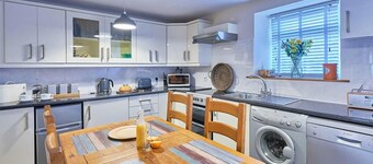 Cosy Cumbrian cottage for your country escape - pet friendly!