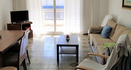 Beachside Apartment with Pool, Terrace, and Parking in Torredembarra