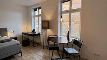 1 Schlafzimmer, Schreibtisch, BĂŒgeleisen/BĂŒgelbrett, kostenloses WLAN