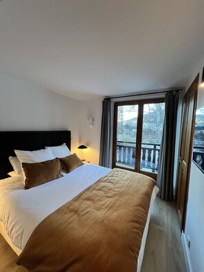 1 bedroom, in-room safe, iron/ironing board, free WiFi