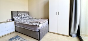 2 bedrooms, WiFi, bed sheets