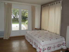 2 chambres, fer et planche à repasser, lit parapluie, Wi-Fi gratuit