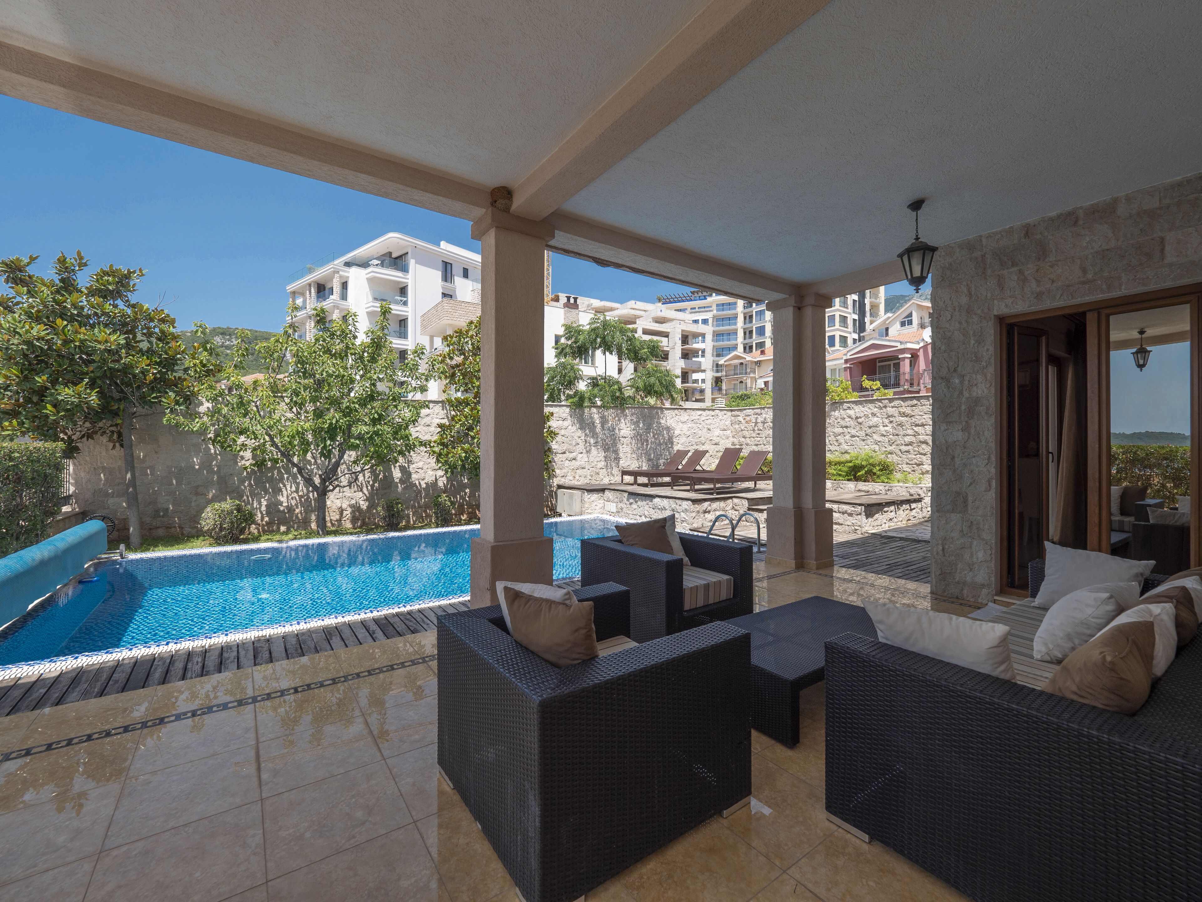 Luxury Villa | Terrace/patio