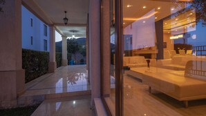 Front of property - Vila Plima (Becici)