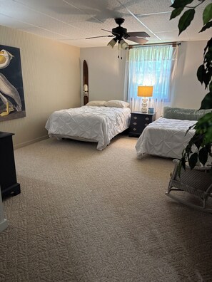 5 bedrooms, desk, iron/ironing board, free WiFi