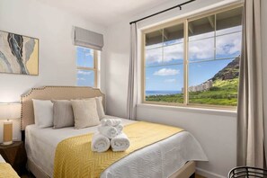 4 bedrooms, desk, iron/ironing board, travel crib - @ Marbella Lane - 2 master suites | MT+Ocean Views (Waianae)